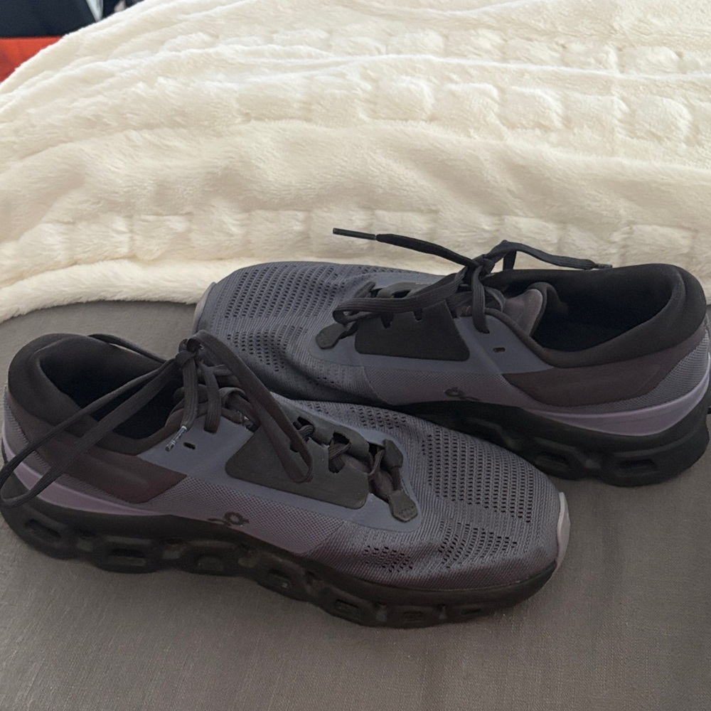 On Running Cloudstratus 3 Athletic Shoes - Wisteria